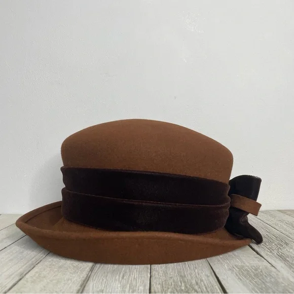 SOPRATTUTTO CAPPELLI Vintage Wool Felt Cloche Hat